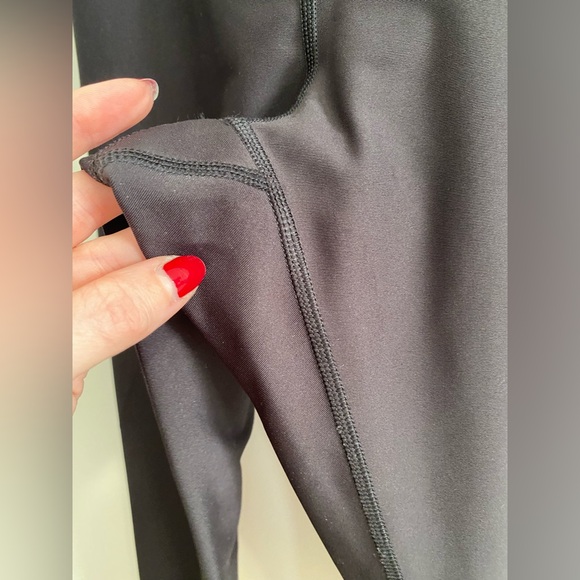 Old Navy High-Waisted PowerSoft 7/8 Leggings - Picture 6 of 9